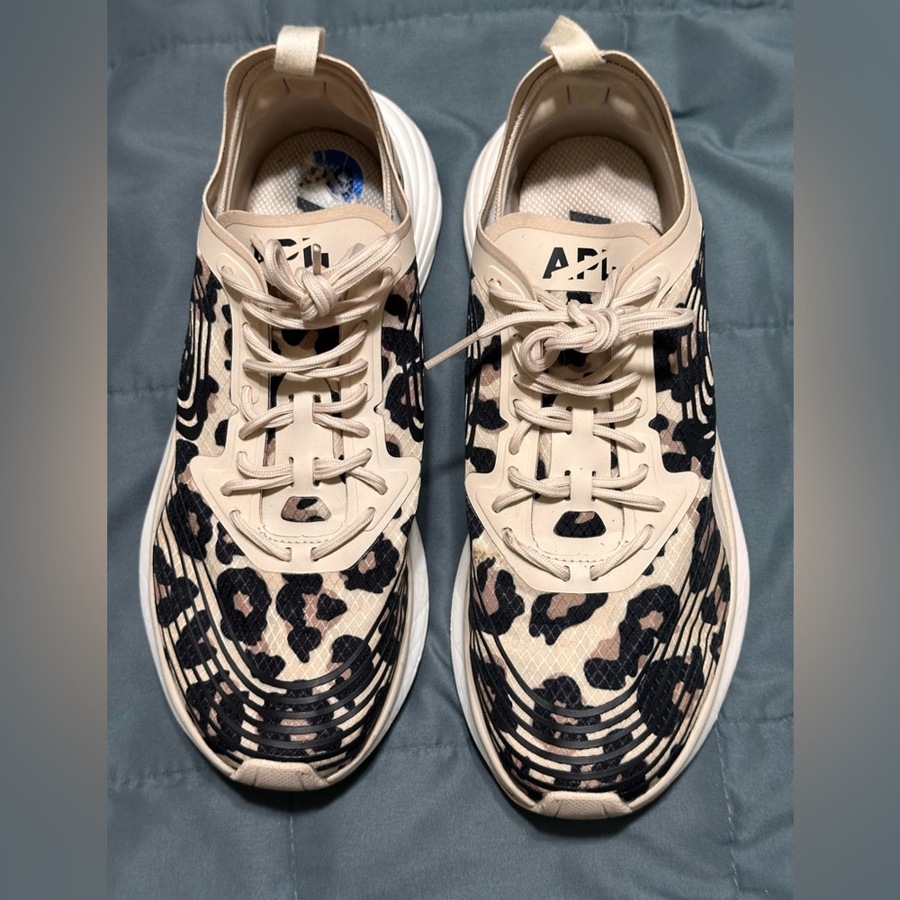 APL Streamline  Women's Parchment Black Leopard Running Shoes 6.5